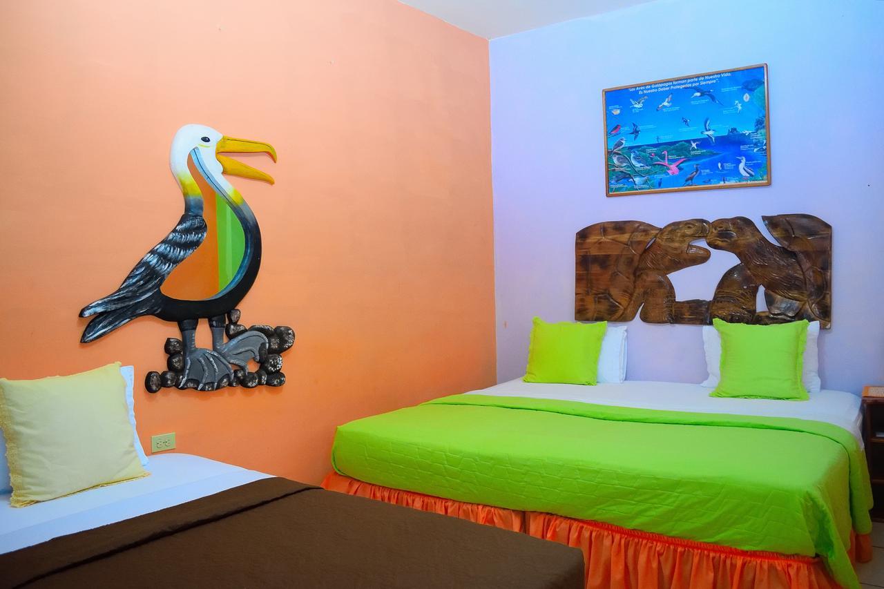 Tintorera Guest House Puerto Ayora  Exterior photo