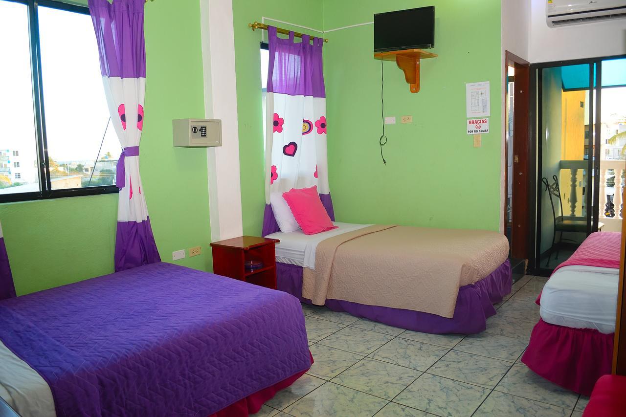 Tintorera Guest House Puerto Ayora  Exterior photo